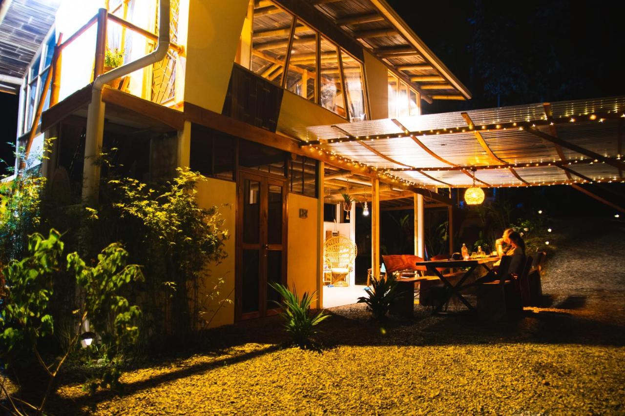 Oasis Uvita Bed & Breakfast ภายนอก รูปภาพ